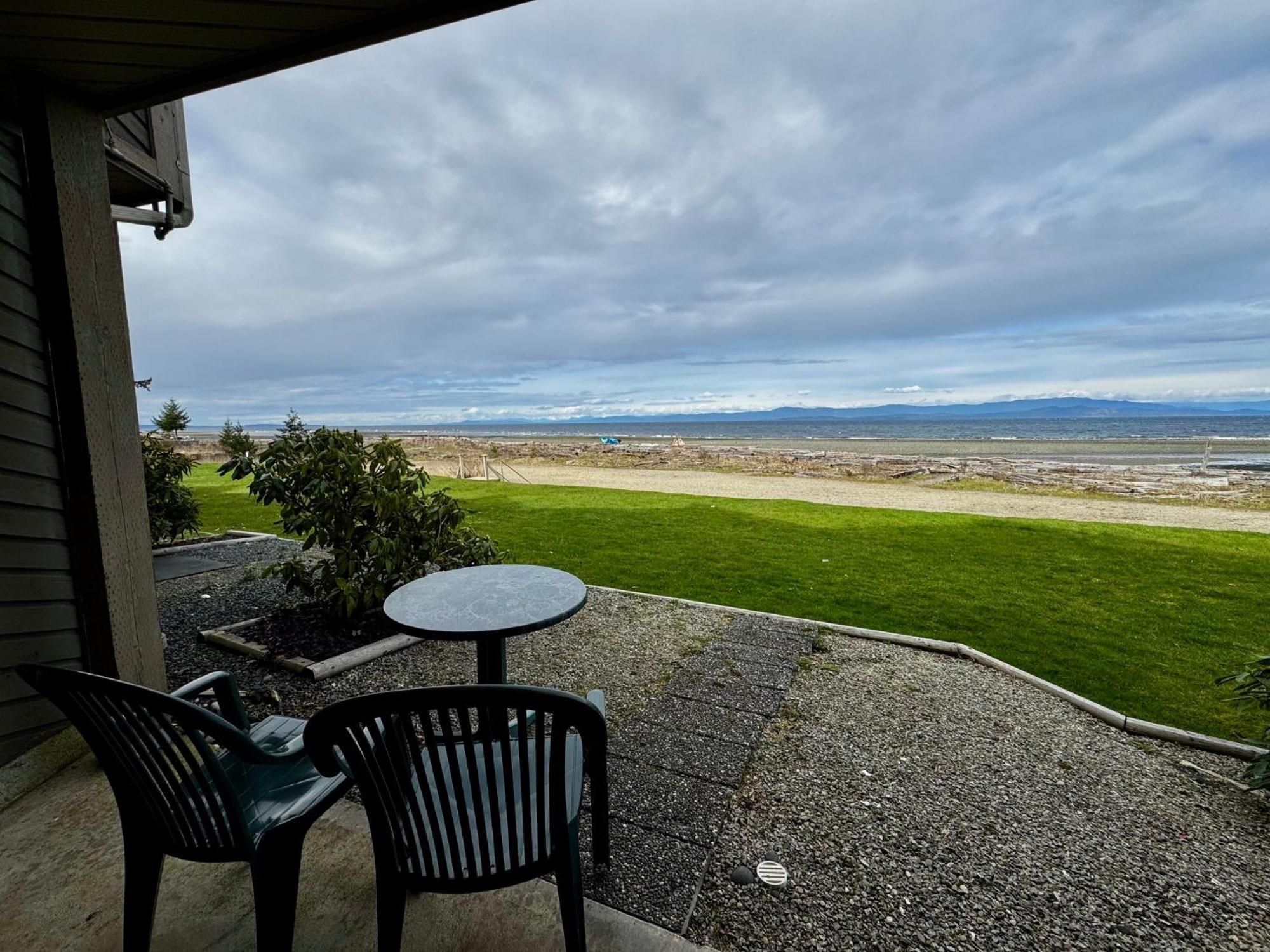 Shorewater Resort Beachfront Studio - 2 Beds Qualicum Beach Eksteriør billede